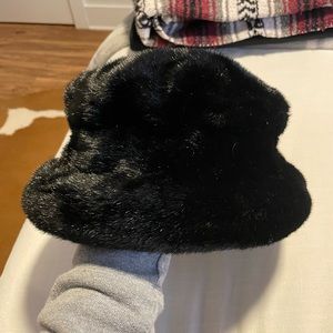 Super cute D&Y, NY fur hat